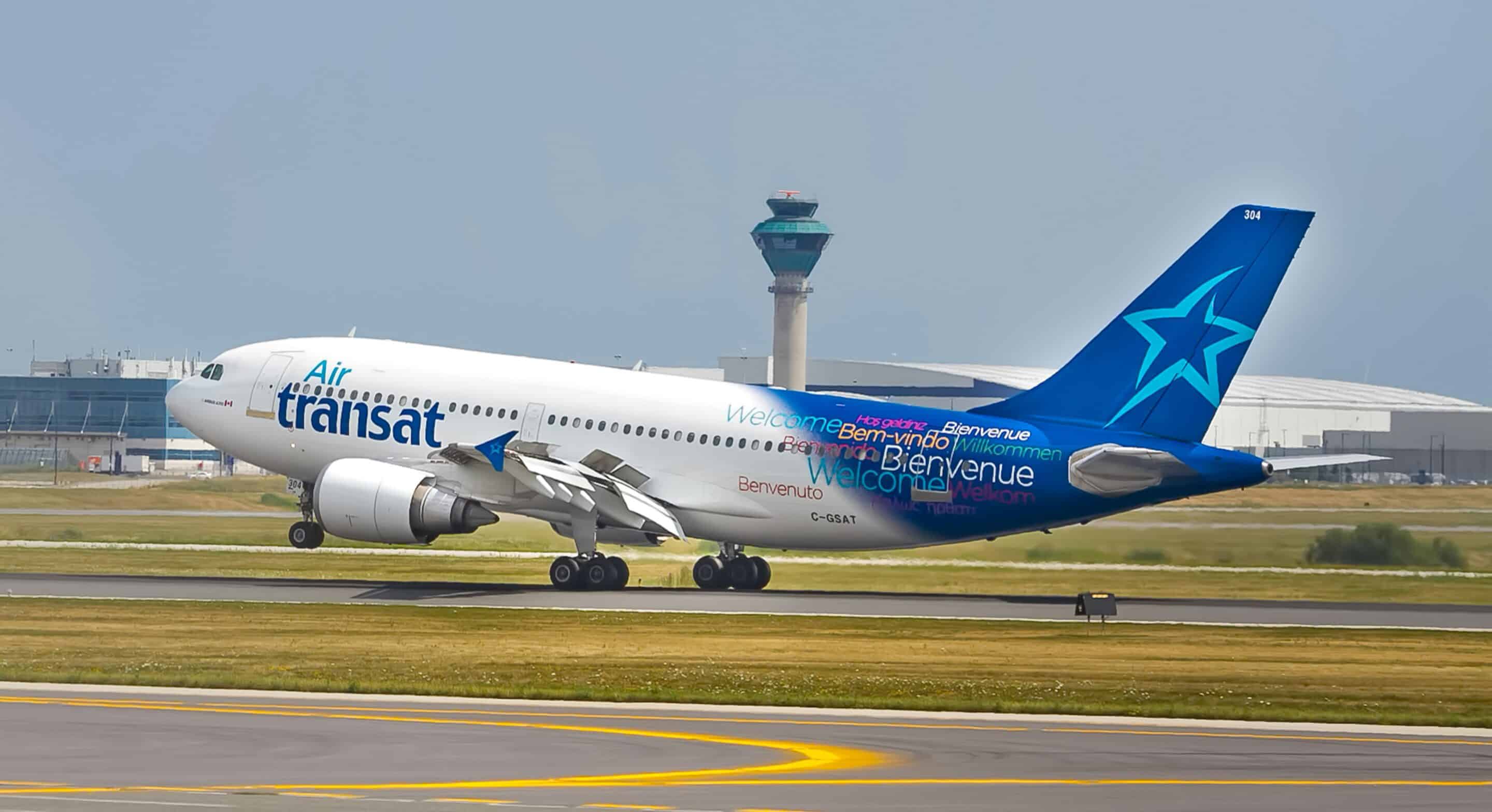 Vliegtuig Air Transat white and blue Air Transat airplane